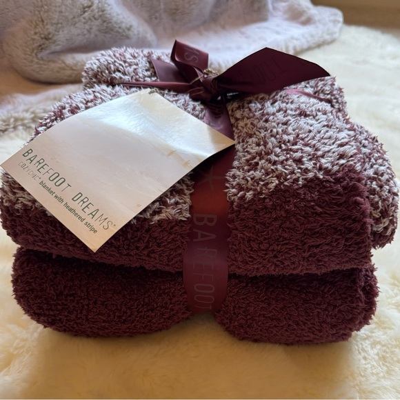 NWT 🆕 Cozy Cozy Barefoot Dreams Chic Heathered Throw - 45x60 Luxuriously soft! - Picture 2 of 4
